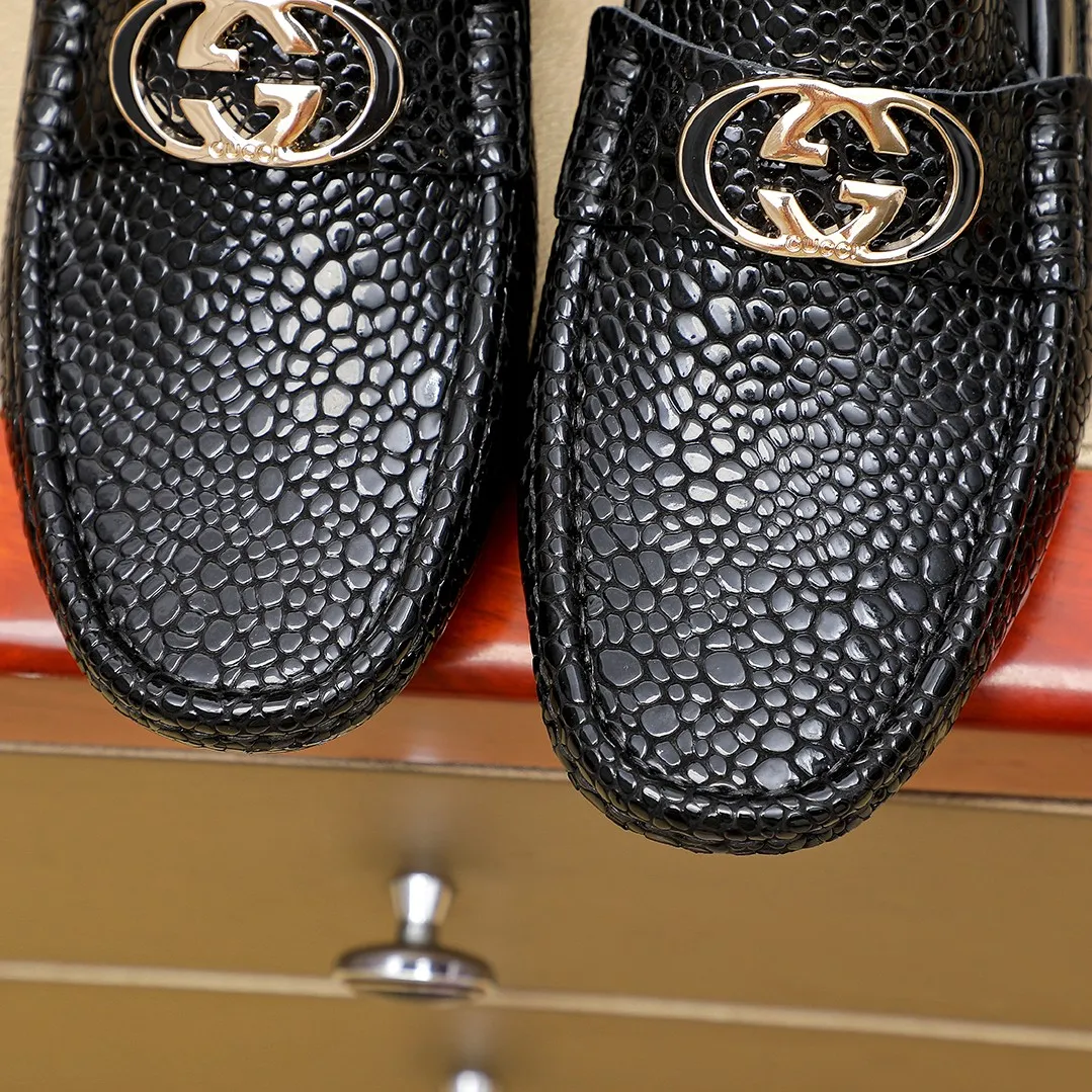Men's shoes💰360💰🕷🕷️【 GUCCI 】Gucci's best-selling trendy men's casual slip-on shoes🇨🇳Official website original 1:1 mold opening💯Original quality, fine workmanship☘Fashionable and versatile, perfect last shape, comfortable on the feet🍓Trendy men's recommended model, imported cowhide on the top layer🎋High-quality pigskin lining, rubber wear-resistant and non-slip outsole, high-end atmosphere, worth owning🍉Optional 38-45